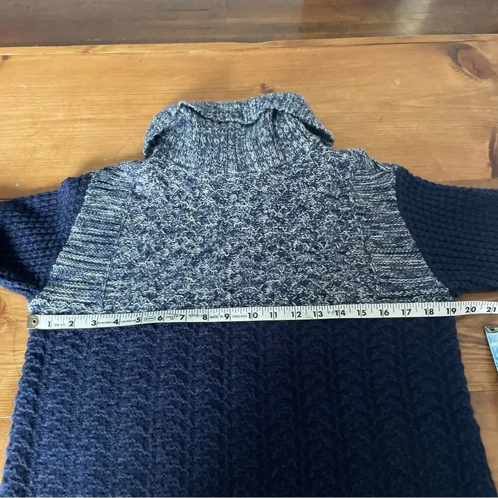 Navy Turtleneck Sweater Color Block Chunky Knit Soft & Cozy Size small